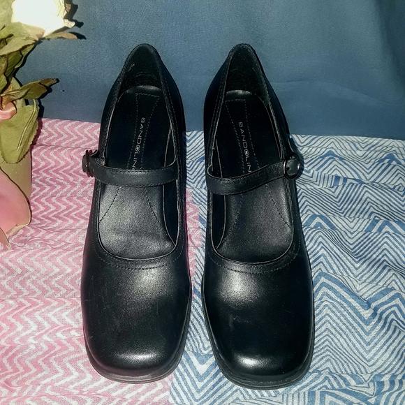Bandolino Shoes - NWOT Bandolino Black Shoes
